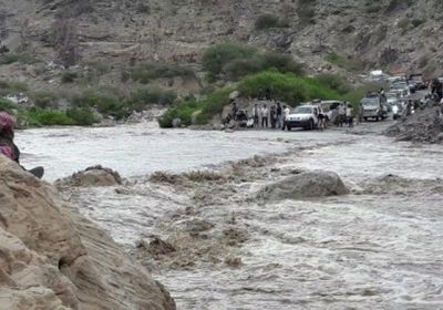 مصرع شخصين وإنقاذ آخر جرفتهم سيول ردفان  