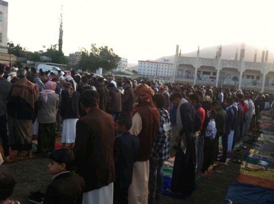 الحوثي وصلاة العيد.. المليشيات تمنح كورونا رخصة الانتشار
