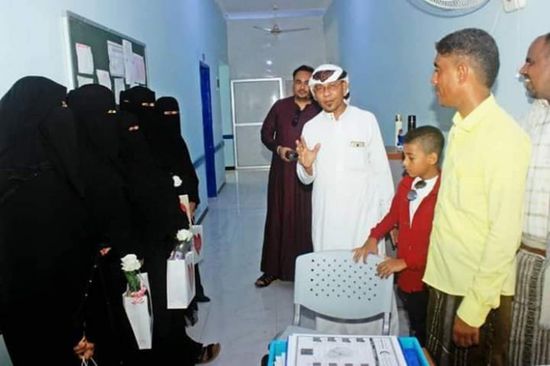 بالصور.. "انتقالي غيل باوزير" يزور المرضى للتهنئة بالعيد