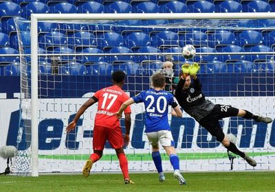 شالكه يواصل كبواته في البوندسليجا ويخسر على ملعبه أمام أوجسبورج