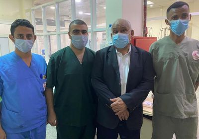 بمناسبة العيد.. الوالي يزور جرحى الجنوب بمستشفيات عدن