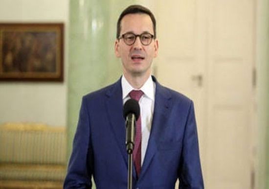  رئيس الحكومة البولندي يعتذر على مخالفة قواعد كورونا في جلسة مقهى