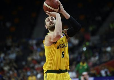 بوجوت يقرر عدم تجديد عقده مع سيدني كينجز.. ويرفض الاعتزال