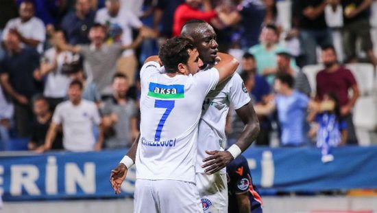 مهاجم جالاتا سراي: تريزيجيه أخبرني بأنني سأنجح في إنجلترا