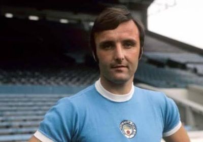 أسطورة مانشستر سيتي "باردو" يودع الحياة عن عمر 73 عاما