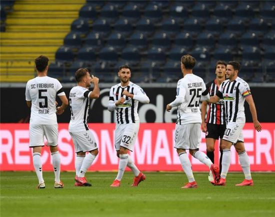  بعد خمس هزائم متتالية.. فرانكفورت يقتنص التعادل من فرايبورج