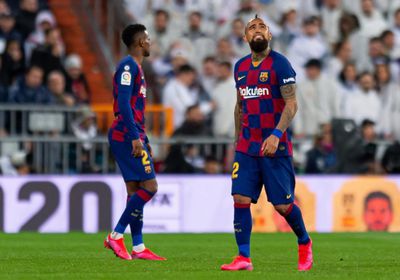 تقرير.. برشلونة يستعد للتخلص من 6 لاعبين لتمويل صفقات الصيف