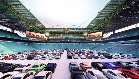بالتفاصيل..ملعب كرة قدم أمريكي يتحول إلى أكبر ساحة لسينما السيارات