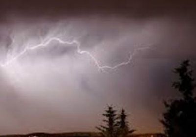 عواصف رعدية على الشحر وتحذيرات من أمطار