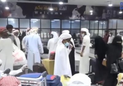 بالفيديو.. الإمارات تتكفل بإعادة 100 من العالقين إلى اليمن