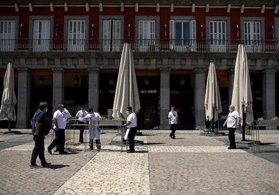 إسبانيا تخفف إجراءات العزل بدءًا من الأسبوع المقبل