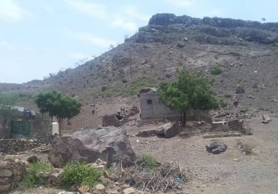 انزلاقات صخرية جبلية على قرية بردفان