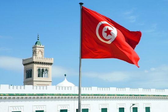  تونس تمدد حالة الطوارئ لمدة 6 أشهر