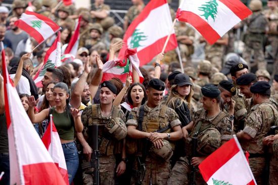 الجيش اللبناني يؤكد حرية التظاهر والتعبير السلمي عن الرأي