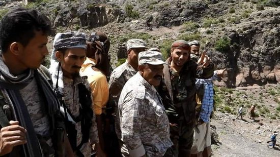 قيادات عسكرية تتفقد جبهة مريس (صور)