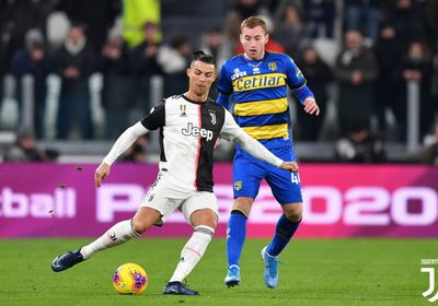 الدوري الإيطالي قد يتجه للدور الفاصل أو تجميد المراكز حال تعطله مجددا بفعل كورونا