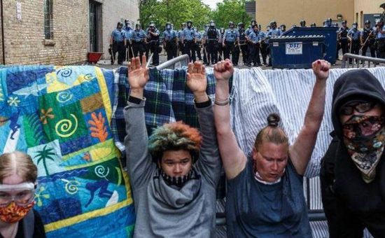  الشرطة الأمريكية تعتقل أكثر من 200 متظاهر خلال احتجاجات "فلويد"