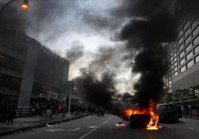 قضية فلويد.. إعلان حظر التجول في مدن أمريكية 