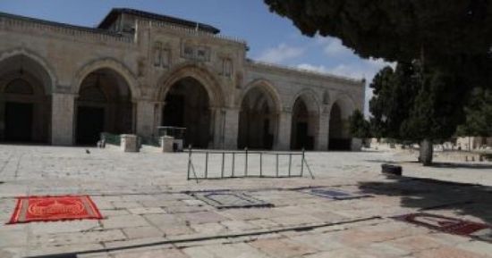 مستوطنون يهود يقتحمون المسجد الأقصى بعد ساعات من افتتاحه