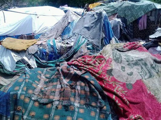 الأمطار والأوبئة تحاصر مهمشي ردفان (صور)