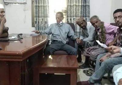 "انتقالي أبين" وقيادات مجتمعية يبحثون ملف الخدمات بالمحافظة
