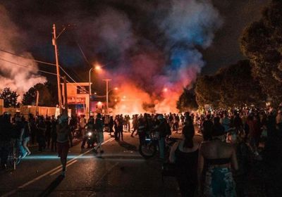 بسبب الاحتجاجات.. حريق في كنيسة سانت جون بالبيت الأبيض