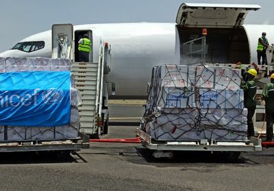 بالصور.. مطار صنعاء يستقبل 20 طنا من اللقاحات