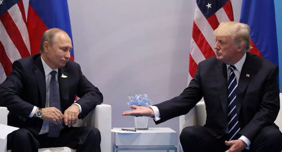 بوتين وترامب يبحثان عقد القمة المرتقبة لـ"G7" وسبل مكافحة كورونا
