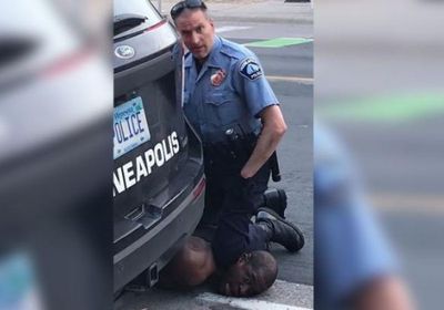 مصدر طبي أميركي: التشريح يثبت وفاة مقتل فلويد نتيجة اختناق