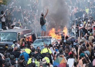  تجدد الاحتجاجات في مدن أمريكا تنديدا بمقتل فلويد  &rlm;