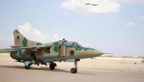 الجيش الليبي يقصف قاعدة معيتيقية شرقي طرابلس