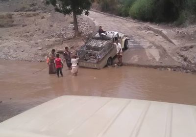 أهالي المسيمير لحج يطالبون بإصلاح طريق عقبة مفيرد (صور)
