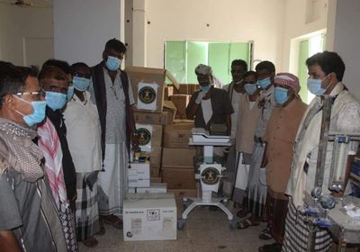 "انتقالي الريدة" يضخ مستلزمات طبية بمستشفى المديرية