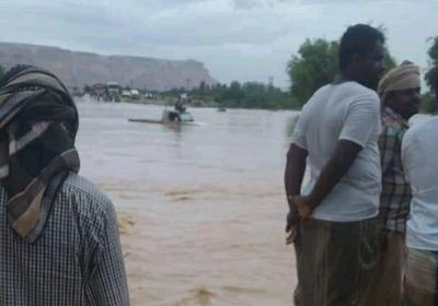 غرق عائلة بأحد سيول وادي هينن في حضرموت (صور)