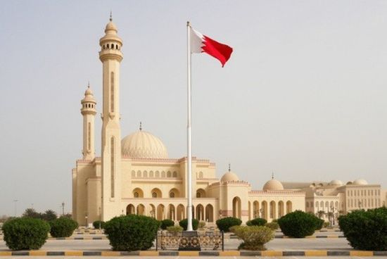 البحرين تؤجل قرار عودة صلاة الجمعة