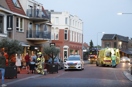 إصابة 6 أشخاص في اصطدام سيارة بمقهى بهولندا