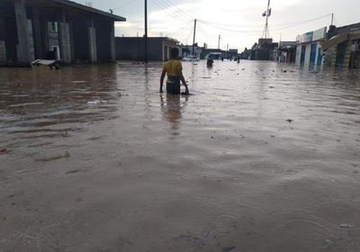 بالصور.. سيول جارفة تحاصر أهالي شقرة