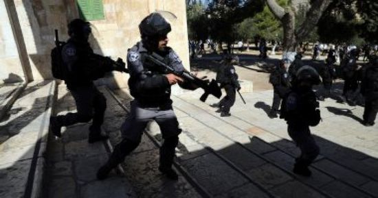  الاحتلال الإسرائيلي يعتقل 8 فلسطينيين جنوب الضفة الغربية