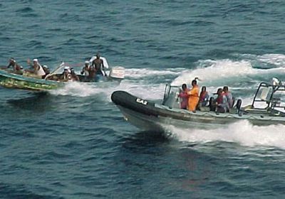 إنقاذ 4 أفراد من طاقم الباخرة الإيرانية الغارقة