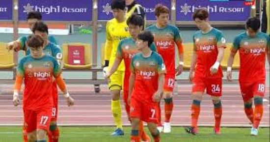 جانجون يقلب تأخره لفوز ثمين ويتصدر الدوري الكوري مؤقتا