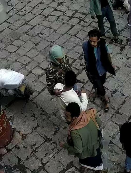 من مقر عمله.. عصابة تختطف صيدلانيا في تعز (صور)