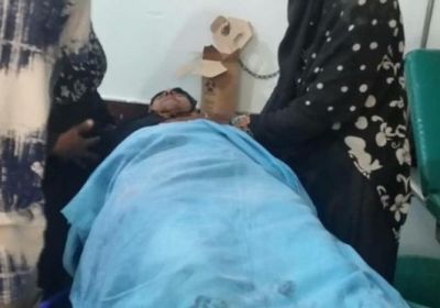 الرصاص الحوثي يخترق المنازل في حجر ويصيب سيدة