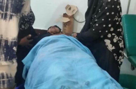 الرصاص الحوثي يخترق المنازل في حجر ويصيب سيدة