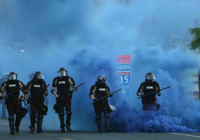 بسبب &laquo;فلويد&raquo;.. الاتجاه لتفكيك جهاز الشرطة في &laquo;مينيابوليس&raquo;