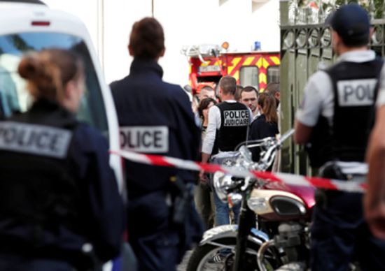 فرنسا تحظر على الشرطة أسلوب الخنق