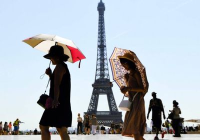 بعد توقفه 3 أشهر.. برج إيفل يفتح أبوابه في هذا التوقيت