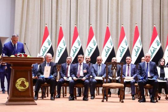 صحفي يُعلق على اتجاه حكومة العراق لخفض رواتب الموظفين