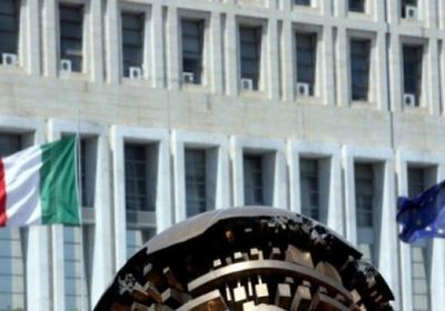 الخارجية الإيطالية تدعو لوقف تدفق السلاح والمرتزقة إلى ليبيا