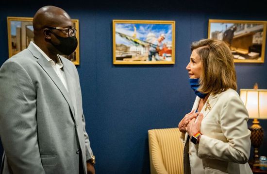 نانسي بيلوسي: شهادة فلويد تركت بصماتها علينا