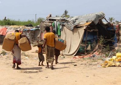 "سلمان للإغاثة" يوفر حقائب إيواء لنازحين في الريدة